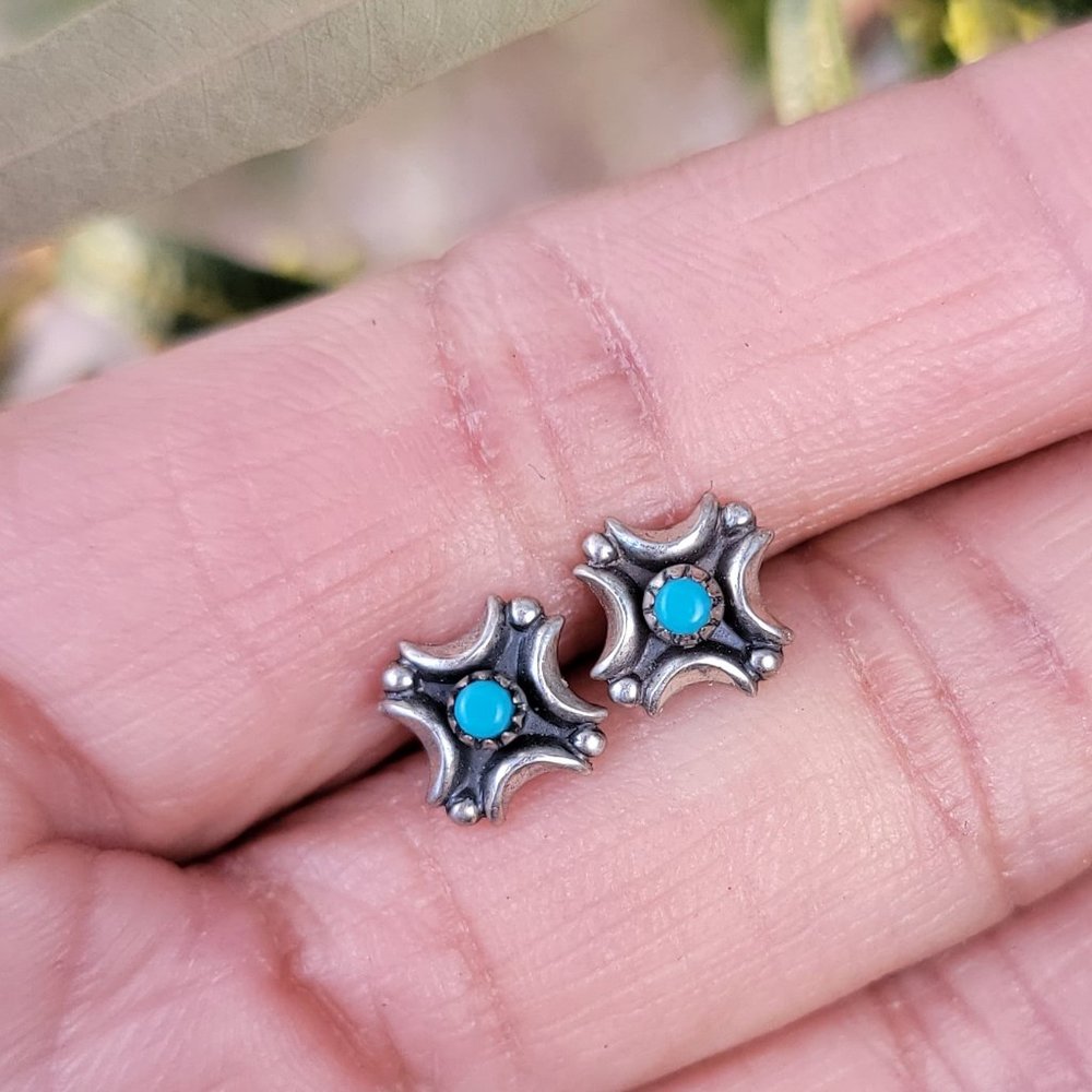 Native American Fred Harvey Era turquoise crescent moons raindrops sterling stud - Picture 13 of 15